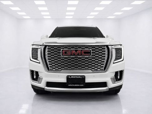 Used 2023 GMC Yukon Denali w/ Advanced Technology Package AWD/4WD image 4