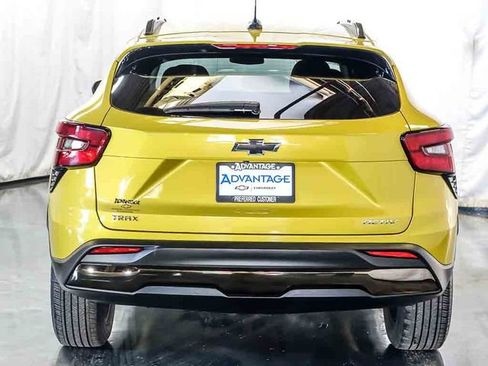 Certified 2024 Chevrolet Trax ACTIV w/ Sunroof Package FWD image 8