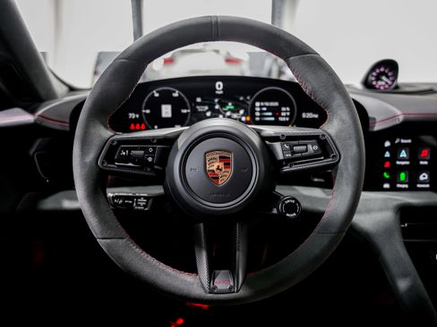 Used 2023 Porsche Taycan GTS image 10