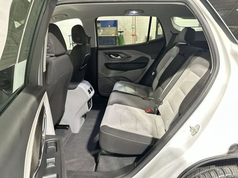 Used 2024 GMC Terrain SLE image 23