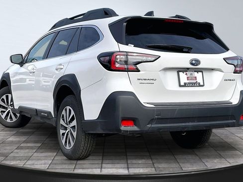 Certified 2025 Subaru Outback Premium w/ Popular Package #1A image 11
