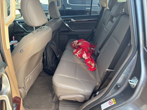 Used 2019 Lexus GX 460 Premium image 11