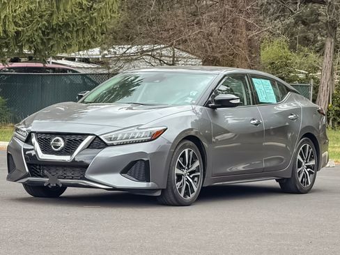 Used 2022 Nissan Maxima SV w/ Floor Mat Group FWD image 9