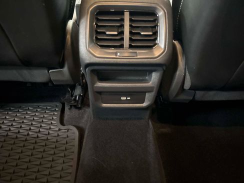 Certified 2022 Volkswagen Taos SE w/ IQ.Drive SE Package image 16