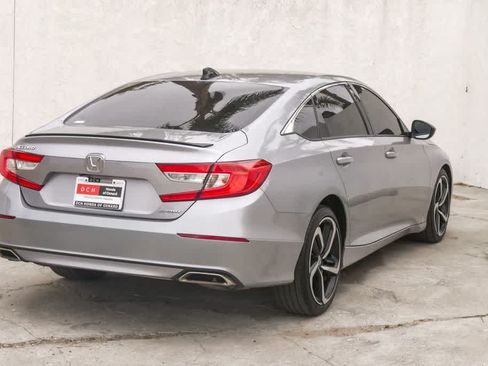 Used 2021 Honda Accord Sport image 9