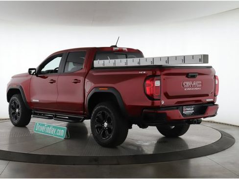 Used 2023 GMC Canyon Elevation w/ Elevation Premium Package AWD/4WD image 8