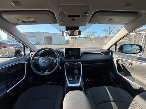 Used 2025 Toyota RAV4 LE image 32