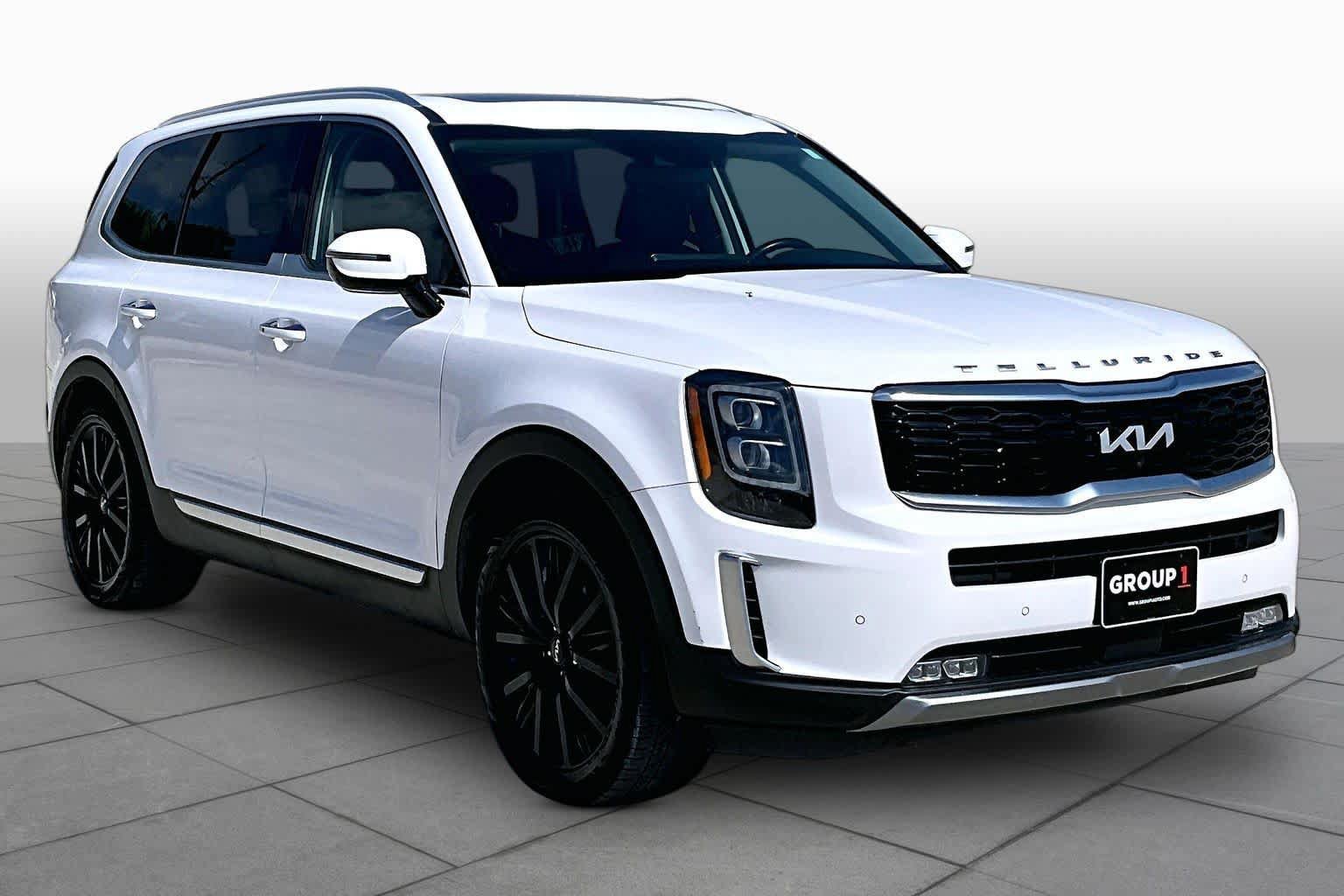Used 2022 Kia Telluride SX w/ Towing Package FWD image 3