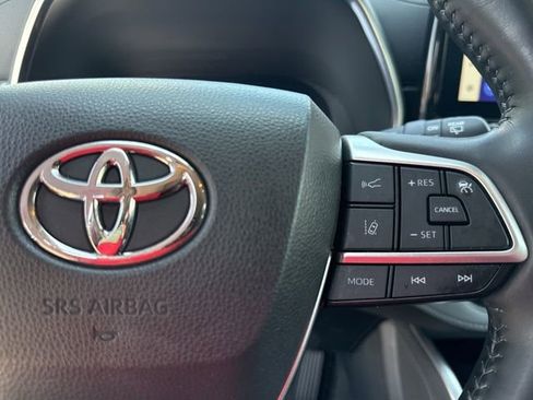 Used 2023 Toyota Highlander Platinum image 40