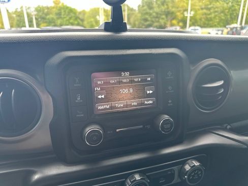 Used 2021 Jeep Wrangler Sport AWD/4WD image 19
