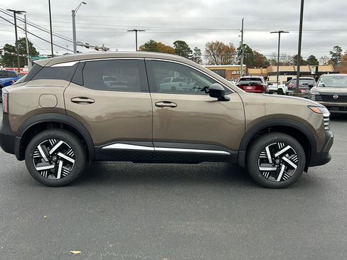 New 2026 Nissan Kicks SV w/ SV Premium Package image 7