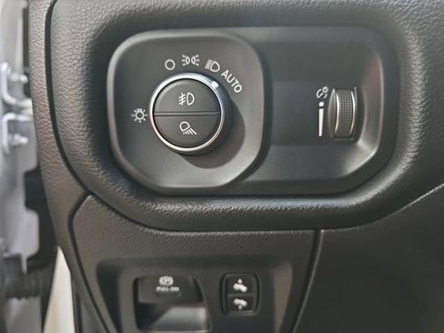 Used 2022 RAM 1500 Big Horn AWD/4WD image 27