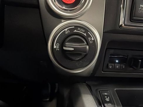 Used 2020 Nissan Titan SV w/ SV Convenience Package AWD/4WD image 26