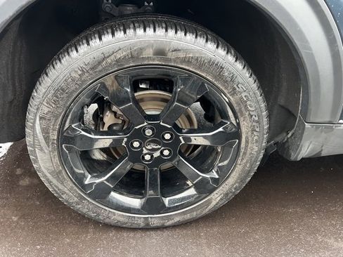 Used 2024 Ford Explorer ST-Line w/ Class IV Trailer Tow Package image 9