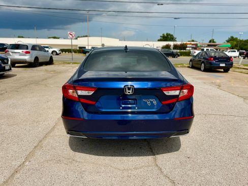 Used 2019 Honda Accord LX image 3