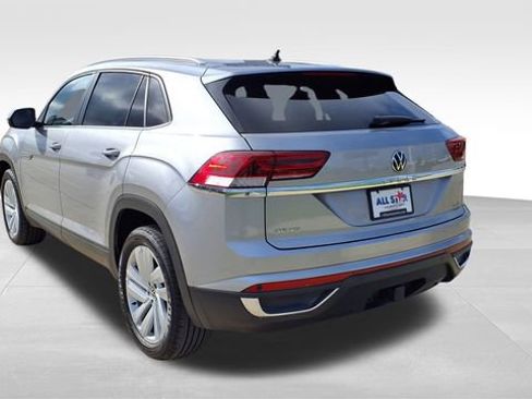 Used 2023 Volkswagen Atlas Cross Sport SE w/ Panoramic Sunroof Package image 8