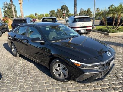 Certified 2025 Hyundai Elantra SE