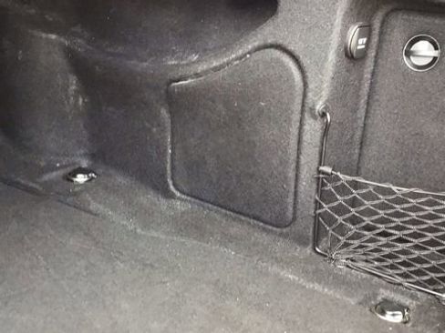 Used 2013 Mercedes-Benz E 350 4MATIC Sedan image 10