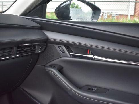 Used 2025 MAZDA MAZDA3 s FWD image 18