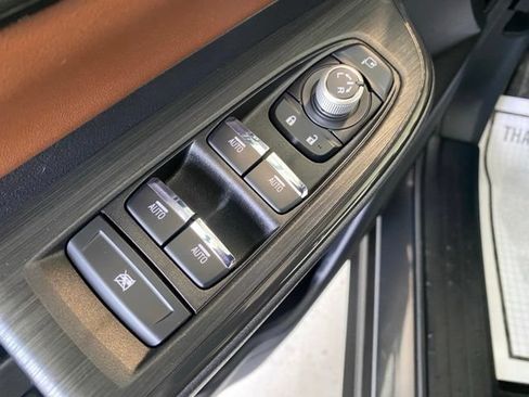 Certified 2026 Subaru Outback Touring AWD/4WD image 11