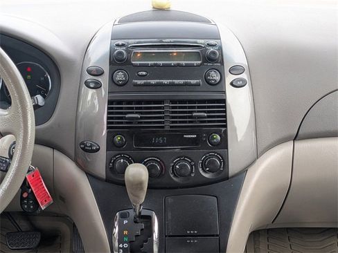Used 2008 Toyota Sienna LE image 18