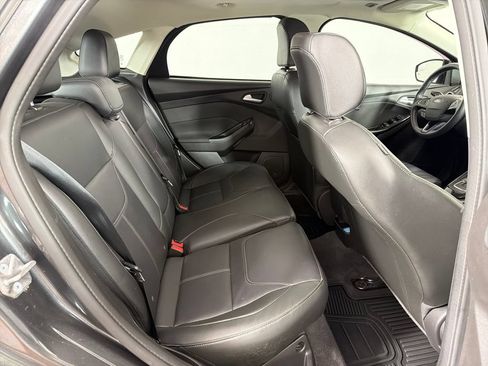 Used 2018 Ford Focus Titanium FWD image 22