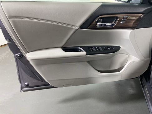 Used 2016 Honda Accord EX-L image 25