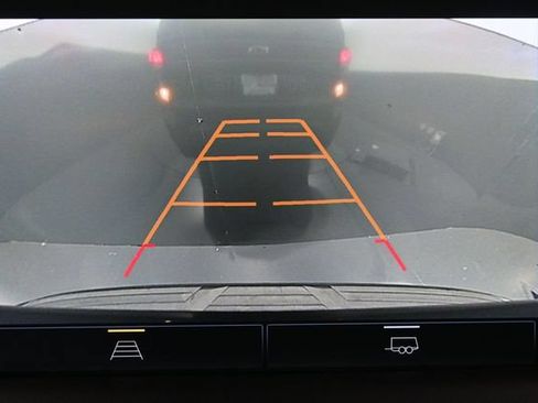 Used 2023 Chevrolet Suburban RST RWD image 14
