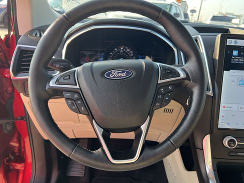 Used 2021 Ford Edge Titanium w/ Equipment Group 301A image 16