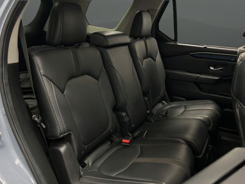 Used 2024 Honda Pilot Touring image 26