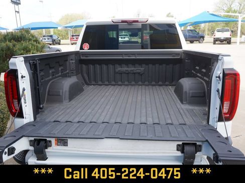 Used 2024 GMC Sierra 1500 AT4 w/ Technology Package AWD/4WD image 18