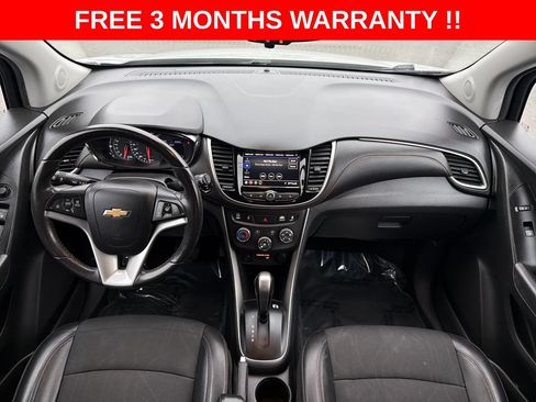 Used 2020 Chevrolet Trax LT w/ LT Convenience Package FWD image 36