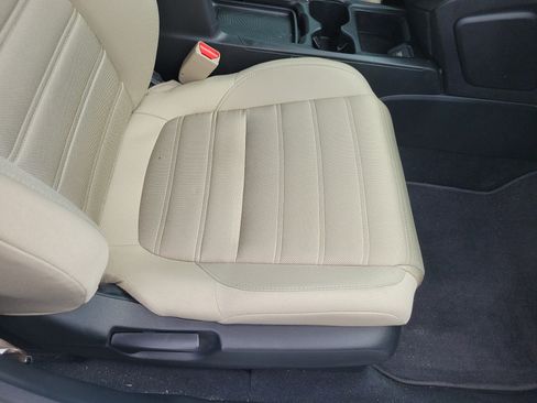 Used 2019 Honda CR-V LX image 18