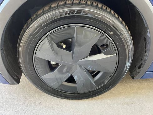 Used 2025 Toyota Prius LE image 30