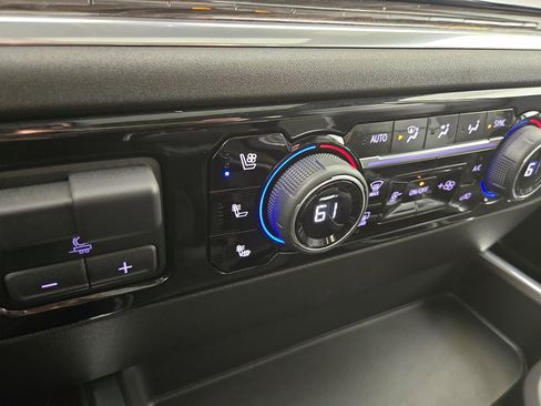 Certified 2025 Chevrolet Silverado 1500 LTZ w/ LTZ Premium Package image 27