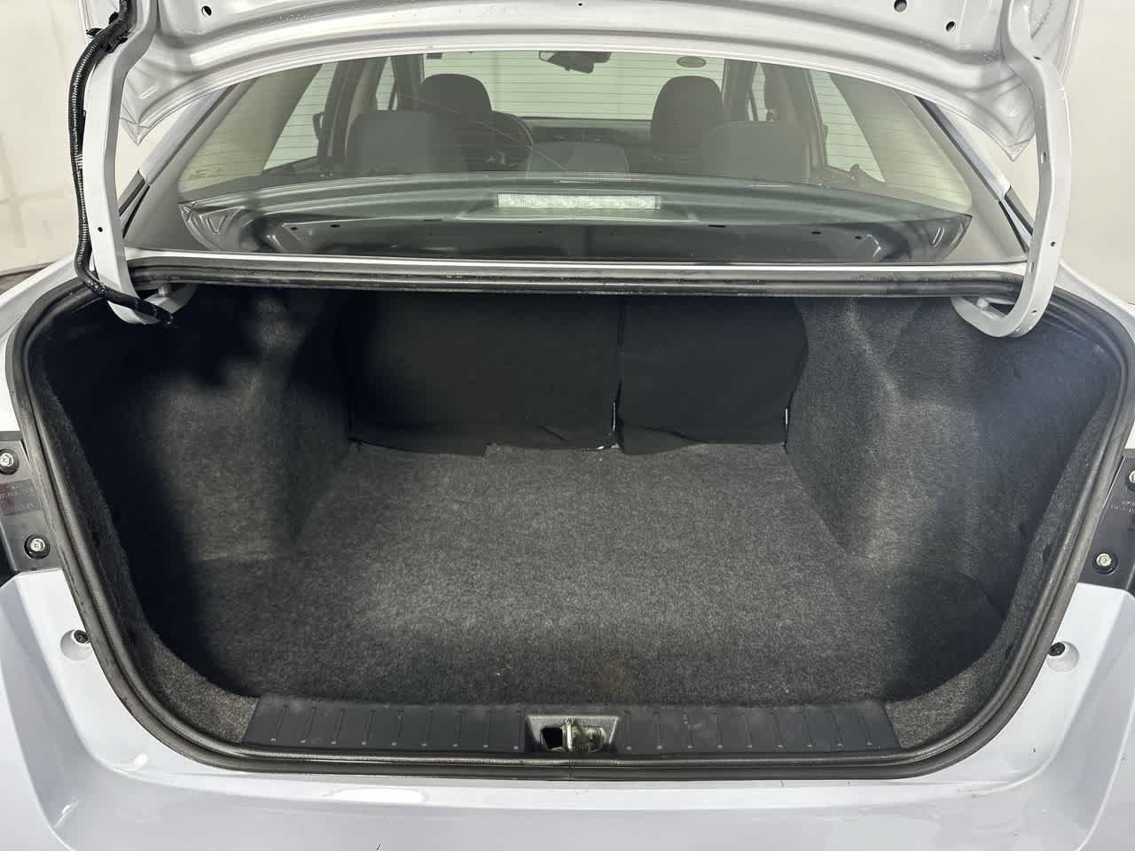 Used 2024 Nissan Versa SR FWD image 20
