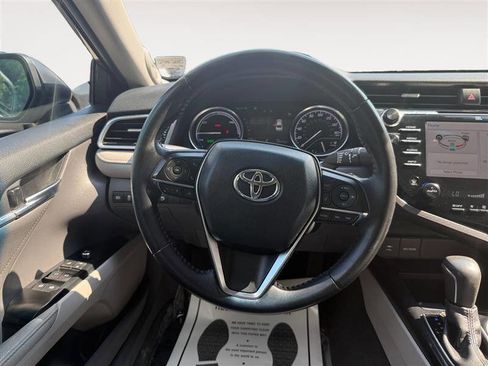 Used 2018 Toyota Camry XLE w/ Audio Package image 12