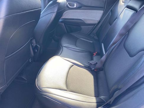 Used 2024 Jeep Compass Latitude image 11