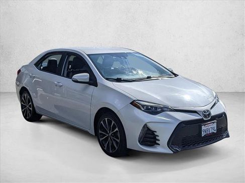 Used 2017 Toyota Corolla SE image 3