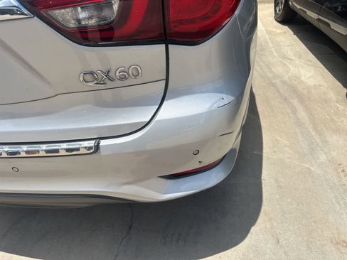 Used 2019 INFINITI QX60 Luxe w/ Essential Package FWD image 6