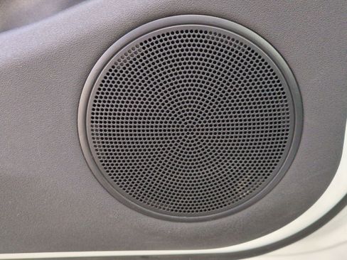 Used 2024 Land Rover Range Rover Evoque S image 13