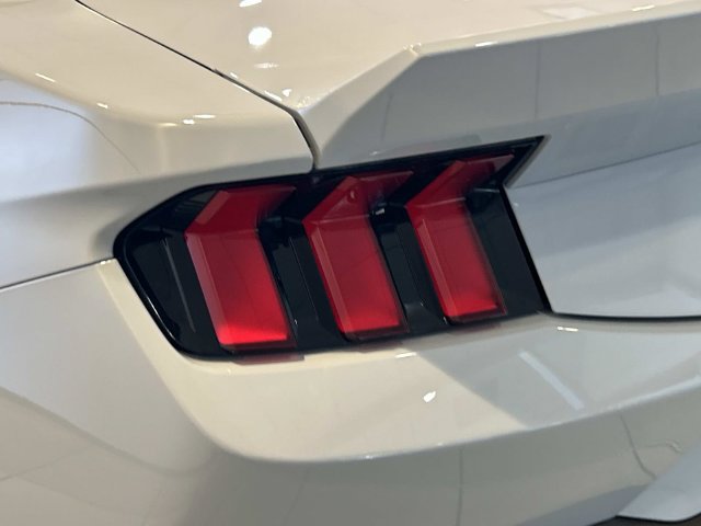 Used 2026 Ford Mustang GT Premium w/ GT Performance Package RWD image 9