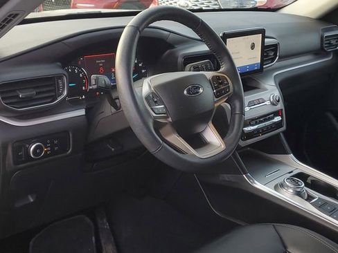 Certified 2023 Ford Explorer XLT w/ Equipment Group 202A image 9