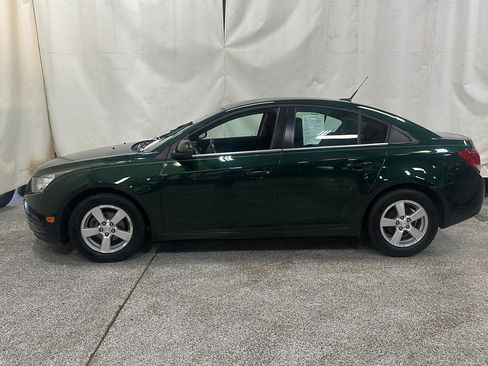 Used 2014 Chevrolet Cruze LT w/ Technology Package FWD image 2