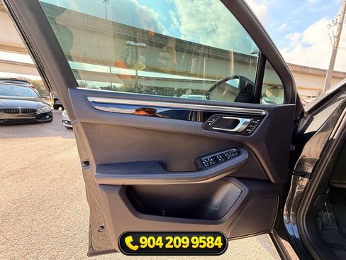 Used 2018 Porsche Macan S AWD/4WD image 34