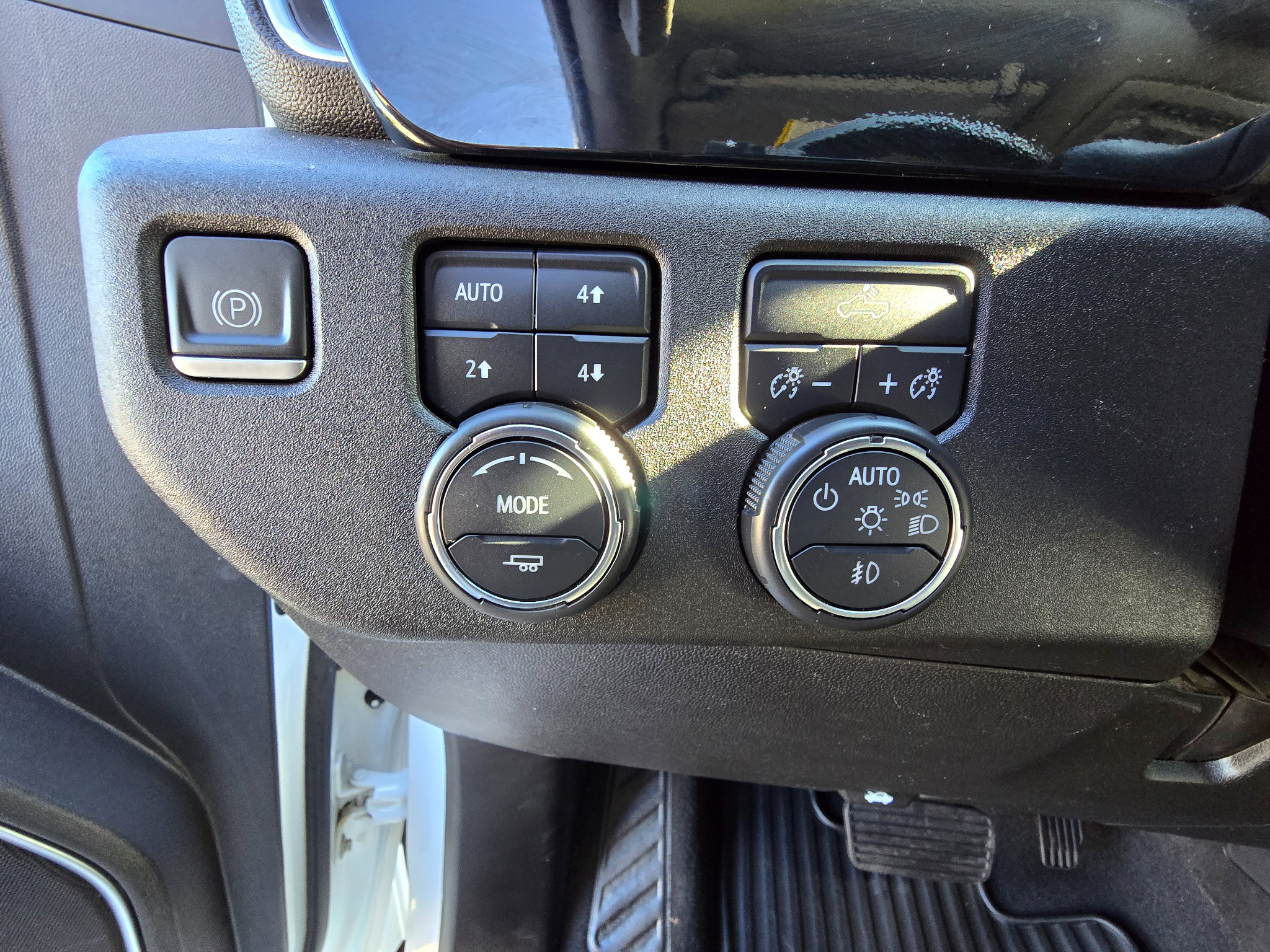Used 2023 Chevrolet Silverado 1500 RST w/ Z71 Off-Road Package AWD/4WD image 14