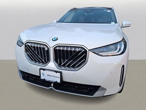 Used 2025 BMW X3 xDrive30i w/ Premium Package image 2