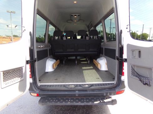 Used 2014 Mercedes-Benz Sprinter 2500 image 37