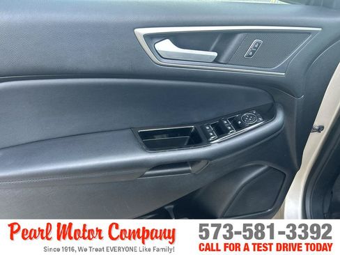 Used 2017 Ford Edge SEL w/ Equipment Group 201A AWD/4WD image 9