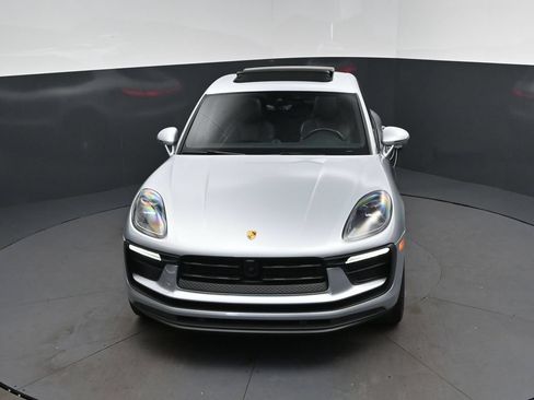 Used 2023 Porsche Macan AWD/4WD image 37